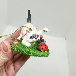 Danbury Mint Gary Patterson Siamese Persian Cat Bugs Ladybug Ornament Nature